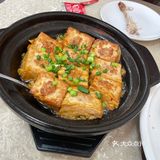 我们点了团购双人套餐店内的招牌菜,烧鸡外皮金黄酥脆