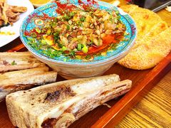 牛骨髓配烤馕-乡村馕坑肉·烧烤·新疆菜·本地人更爱吃(阿勒泰首店)