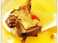 松茸竹荪炖乳鸽-环球港凯悦 · 享悦中餐厅