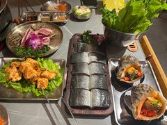 -围炉肉舍•炭烤活鳗•丹东海鲜烤肉(步行街店)
