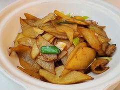 五花肉炒土豆片-红菜坊·烤鸭·川鲁宴(石园店)
