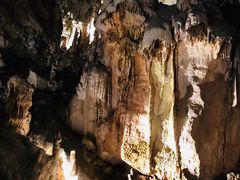 -波斯托伊纳溶洞