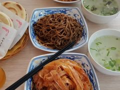 蓝田饸饹-晓峰手工擀面皮(新民街总店)