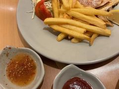 -Lia Cafe Bar Restaurant松山咖啡屋