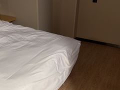 -Zsmart智尚酒店(上海北外滩四川北路东宝兴路地铁站店)