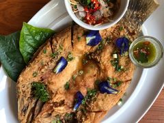 -Chom Cafe and Restaurant