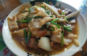 Pork Stir-fried with Fresh Bamboo Shoots