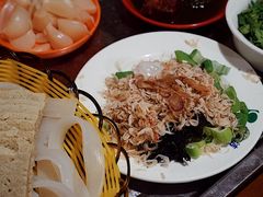 -洞庭洲·防空洞火锅·烧烤·铜锅涮肉(新百广场店)