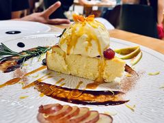 -Mark&Mars Restaurant