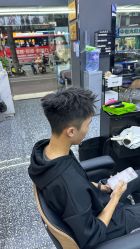 点击看大图 -藤野造型专业烫染接发