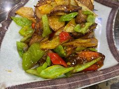 老式地三鲜饭-溢福香东北兄弟酱骨饺子馆(刘家冲店)