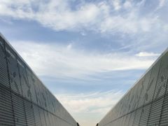 -南京眼步行桥