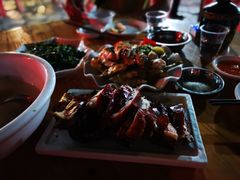 -黄记四更烤乳猪店