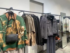 -URBAN REVIVO(上海中庚漫游城店)