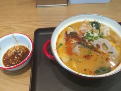 -小蛮椒麻辣烫·麻辣拌(青浦宝龙店)