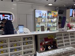-MiRi眼镜连锁·蔡司·尼康控优点合作店(莘庄店)