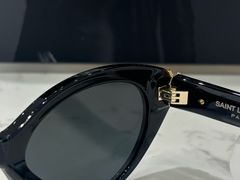 -YI OPTICAL 奕镜·蔡司战略合作店(长宁来福士店)