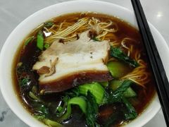 焖肉面加青菜-东吴面馆(因果巷店)