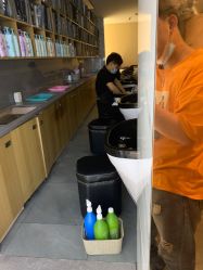 -罗亚帝造型·烫发染发