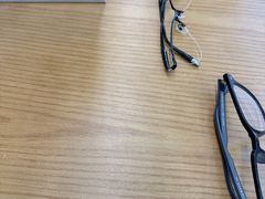 -无奔眼镜·蔡司·依视路授权店(朝阳大悦城店)