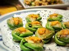 香煎蟹黄墨鱼饼-龙桥私厨·姜花菊花过桥鱼·顺德菜(容桂店)