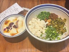 -云阿蛮云南生烫牛肉米线(奉贤路店)