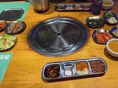 -唯成•韩国炭火烤肉 유성고기