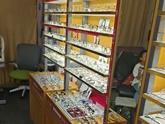 -优医视平价眼镜蔡司依视路折扣工厂店(十里堡店)