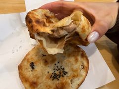 精肉切焰火烧-张吉祥花椒肉火烧(老潍县美食城店)