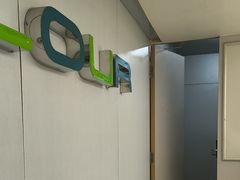 -卡罗酒店(东门晒布地铁站店)