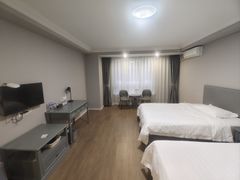 -橡树林酒店(大坪龙湖时代天街重医附一院店)