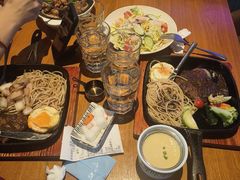 -豪客嘉族·麦尼顿西餐厅(乐福天下店)