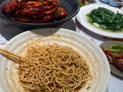 -肥肥虾庄·金牌油焖大虾(汉口城市广场店)