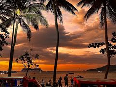 -Dang restaurant (patong phuket)