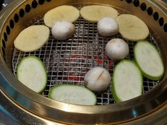-铭牛烧肉·和牛海鲜自助(高新月牙湖店)