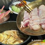 热气腾腾的一锅野生菌土鸡汤，新年与菌相见！