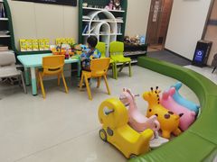 -瑞尔齿科(南京东路名人诊所)