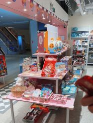 -嗨本可潮玩仓(大兴大悦春风里店)