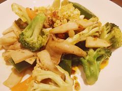 -美奈小馆·越南料理(中航城君尚购物中心店)