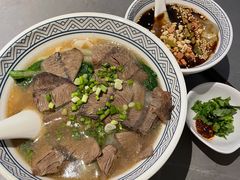 清汤大片牛肉粉-粉吖吖·邵阳米粉(体育西路店)