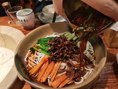 云南特色凉米线-滇香肴·云南菜蒸汽石锅鱼(云南北路店)