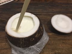-志龙皇冠吃货椰子铺
