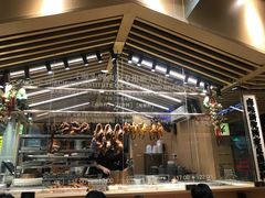 面包甜点陈列柜-狮头牌卤味研究所·卤味饭(花城汇南区店)