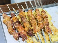 鲜烤羊肉串烤串-半酌烧烤小酒馆(南京东路店)