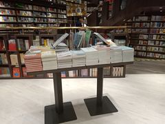 -钟书阁(群光广场店)