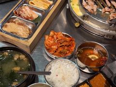 -哈哈碳都·牛肋条无限自助烤肉(台江万达店)