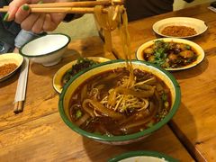 -拈签一笑黄牛肉辣卤串串