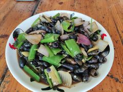 豉椒炒山坑螺-香竹农庄•传统竹筒饭(十年店)