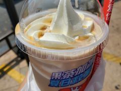 雪王雪顶咖啡-蜜雪冰城(曼哈顿十字路口店)