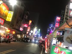 -六合夜市